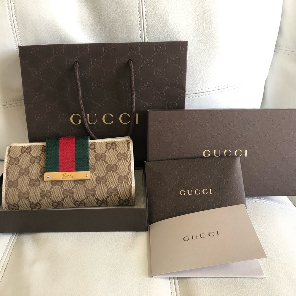 Authentic Gucci Off White Continental Web Wallet